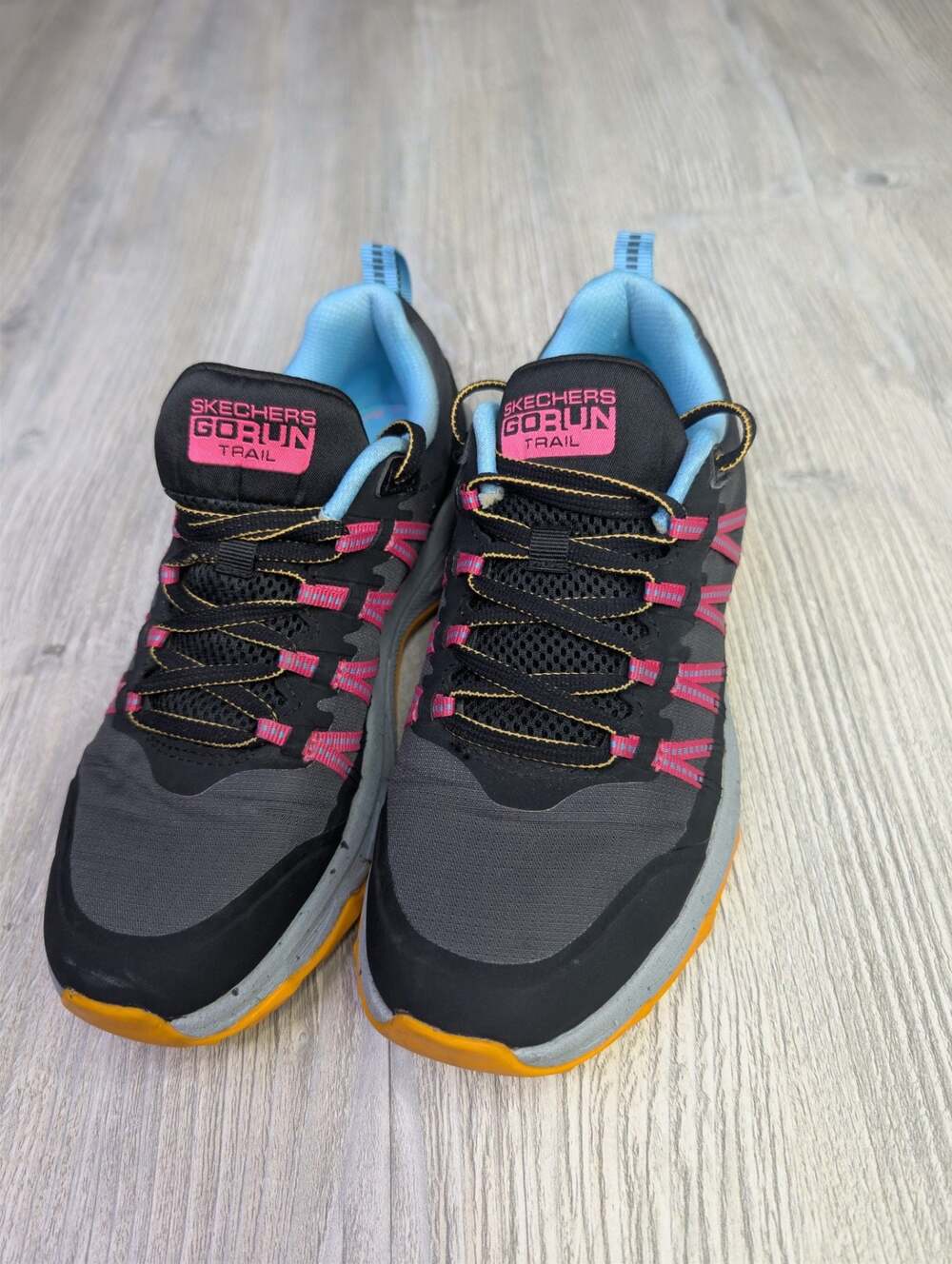 Skechers